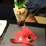 松阪亭 三澤 - コーヒーアイスとマカダミアアイス チョコソース掛け 珈琲ゼリー入り