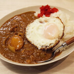 トンテキ食堂8 - カレーライス(800円)+目玉焼き(100円)