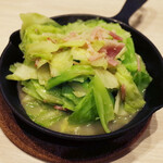 トンテキ食堂8 - キャベツのニンニク蒸し(550円)