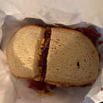 KATZ'S DELICATESSEN - 