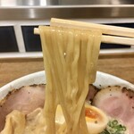 ラーメン家 みつ葉  - 麺リフト