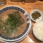 御天 - ラーメンAセット　手羽煮込み待ち