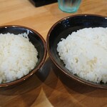 横浜ラーメン 北村家 - 半ライス（50円）とライス（100円）