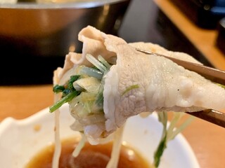 Shabu sai - たっぷりの野菜を豚バラで巻いていただきます