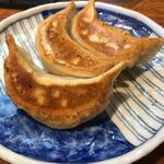 支那麺 はしご - 半焼餃子(3個) ¥550-(税込表示)
