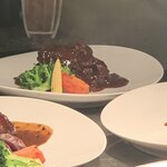 キャトルラパン - フォアグラが苦手な方のためのビーフシチュー