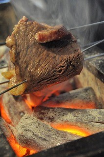 Bisuto Ro Shimp Ei - 備長炭の炭焼きや炙り料理も多数。素材の旨さを最良の形で引き出します