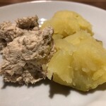 スガハラ - 岩手産 ホロホロ鳥のパテ 男爵芋（アップ）