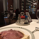 ロウリーズ・ザ・プライムリブ 大阪 - 