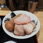 松戸富田麺業 - 濃厚特製つけ麺の麺と具材