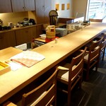 和三條 かた岡 - 店内