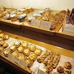 エズ ブルー - パン陳列棚