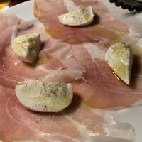 カルネジーオ イースト - 