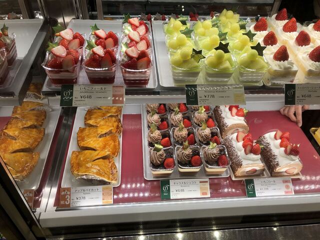 新宿高野 新宿ルミネエスト店 Takano 新宿 ケーキ 食べログ
