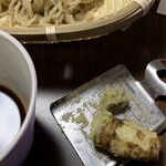 季より - 本山葵をおろす