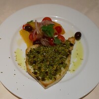 ナプレ 横浜高島屋店 - 本日の魚 シチリア産ピスタチオのかりかり焼き