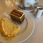 ブラッスリー・バーゼル - 本日のデザートは、パンプキンケーキとキャラメルオペラでした。