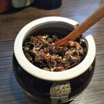 橙ヤ - 卓上にはあげねぎがあります。
