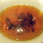 ラ プランシュ - セロリラブとトリュフのコンソメスープ