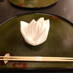 Nihon Ryouri Sakura - 睡蓮の様に畳まれたナプキン