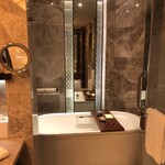 Shangri-La's Far Eastern Plaza Hotel - 