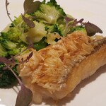 ファリナモーレ - ◆「甘鯛のウロコ焼き」 ～ブロッコリーとアンチョビ～