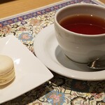 ファリナモーレ - ◆紅茶と小菓子(シルクマカロン)
