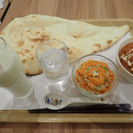 Indian & Nepali Restaurant Pashupati - ベジタブルカレー＆ナン、サラダ、ラッシー付き