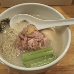 真鯛らーめん 麺魚 本店