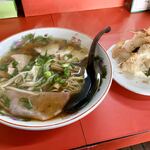 安生 - ラーメンセット。