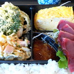 にしむら - 刺身と天ぷらと厚焼き卵とサラダ