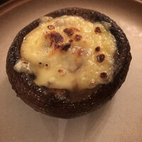 LOVAT - ジャンボマッシュルーム ラクレットチーズ焼き