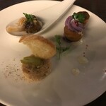 フランス食堂44区 - オードブル3種盛り(紫いものプティシュー、つぶ貝のブドウソース、小うさぎのリエット)