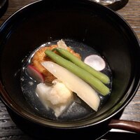 ケンゾーエステイトワイナリー 祇園店 - モッツアレラチーズと温かいがんもどき（２人で分けてもらったので、これはハーフサイズ）