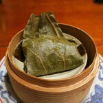 にしぶち飯店 - おこわの点心河豚の白子とXO醤を乗せて