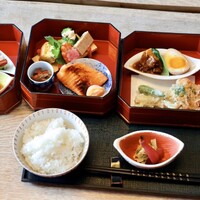 日本料理 花城 - 三段重弁当