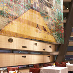 レストラン タテル ヨシノ 銀座 - 天井高のあるモダンな設え