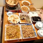 旬菜・旬魚 なかむら - 食べ放題の惣菜たち