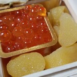 馳走 啐啄一十  - (17)生いくら(新潟県佐渡島産)
      (18)生数の子(北海道厚岸湾産・初物)