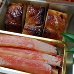 馳走 啐啄一十  - (26)鰆(熊本県産)の炭火焼き
      (27)ずわい蟹(北海道釧路産)
      (28)胡瓜と食用菊の酢の物