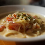 プチ・コレット  - フレッシュトマトとクリームのカルボナーラ（単品¥850）