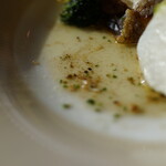 プチ・コレット  - ソースはバターソース（白ワインかな）でした