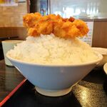 佳佳 - 鶏肉の唐揚げ定食（大盛）790円