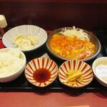 麺や 菜 - 先ずは３皿日替わりランチ１０００円のメインの御膳がテーブルに運ばれて来ました。
            