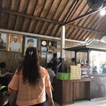 Babi Guling Pak Malen - 店内