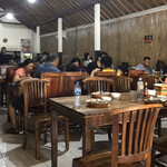 Babi Guling Pak Malen - 店内