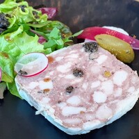 アルティザン ドゥ ラ トリュフ パリ - 黒豚のパテドカンパーニュ 季節野菜のマリネとマスタード