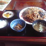 次郎助たかはし - もつ炒め定食