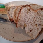 ANDERSEN - ローストビーフとミックスリーフのサラダセットのパン