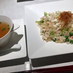 中國料理 北京 - 卵白和え蟹肉炒飯、スープが濃厚で美味なのに驚く